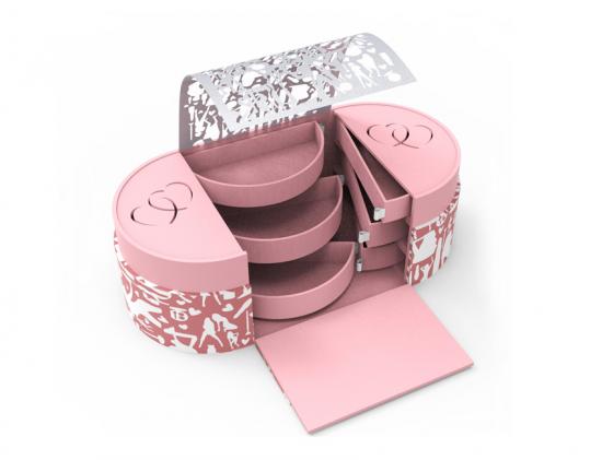 розовая бумажная коробка
